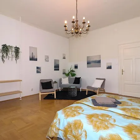 Altbauwohnung *