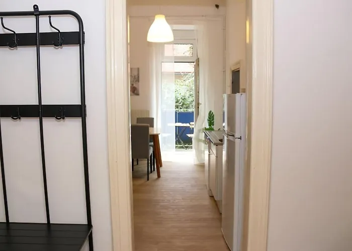 Altbauwohnung Apartment *